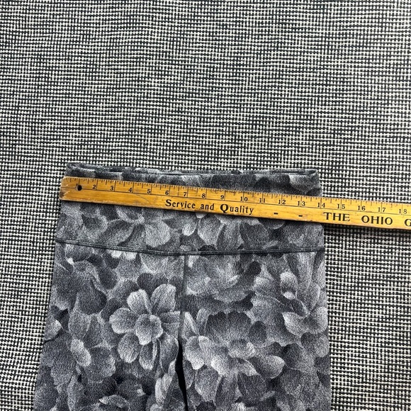 Athleta Leggings Womens Size Medium Elation Textured Tight Yoga Athleisure Gym - Picture 7 of 9